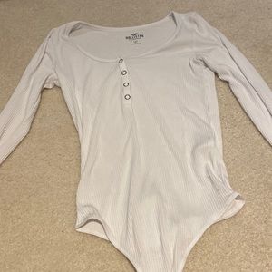 Really cute hollister bodysuit